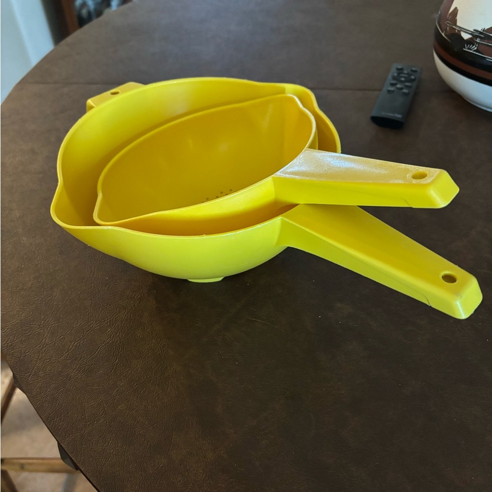 Tupperware Vintage Strainer Set